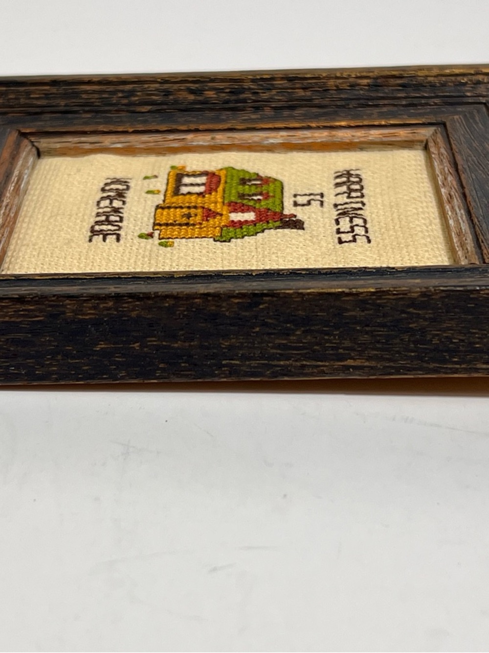 VTG Mini Framed Cross-Stitch Small House Happiness Is Homemade - Picture 9 of 11